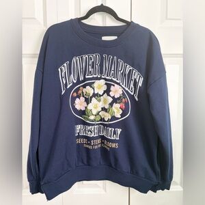 No Boundaries Flower Market Market Strawberry Navy crewneck Sweatshirt
